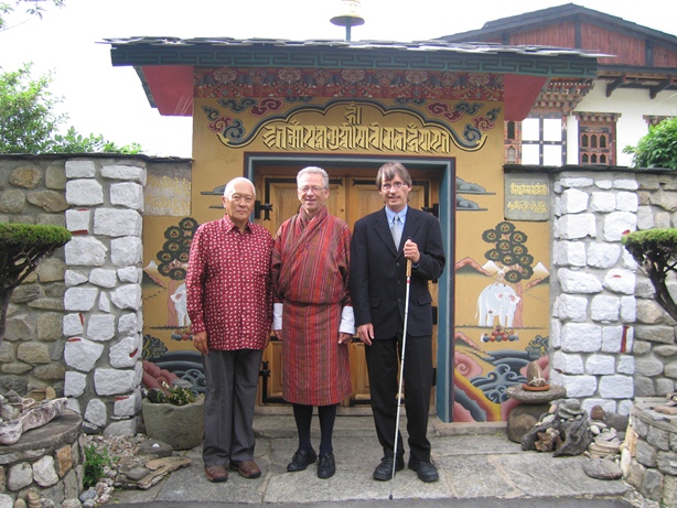 photo:Namgyal Wangchuck, Einar Kippenes and Magne Lunde in Thimphu in May 2005.